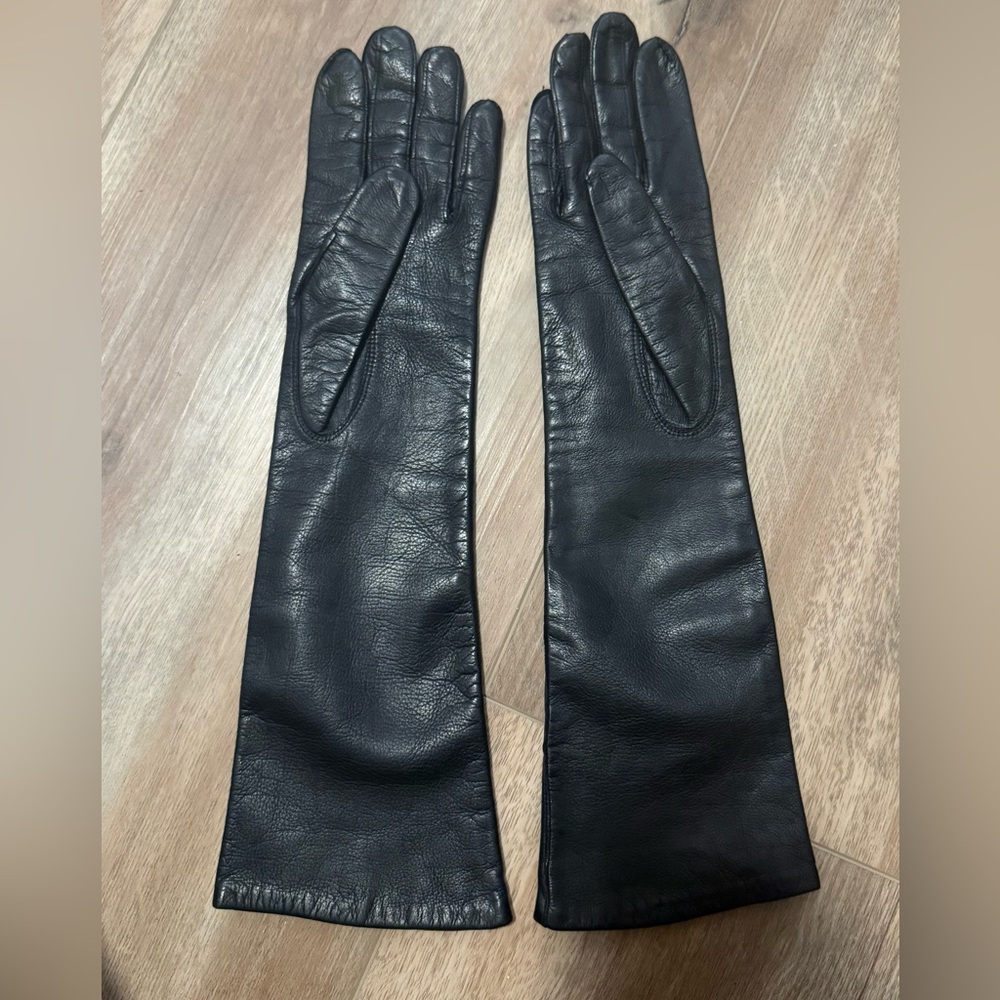 Vintage leather gloves